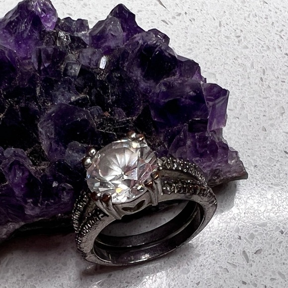 Round Cushion Cut Double Band Crystal Cocktail Ring 💍 - Picture 15 of 16